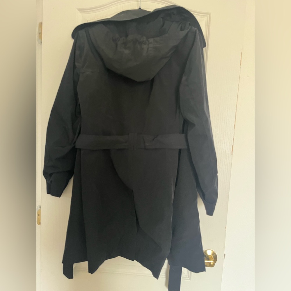 London fog jacket. Black. Tie waist. Snaps. Pockets on each side. XL - Picture 2 of 6